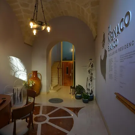Lägenhetshotell La Residenza Del Monaco Bianco